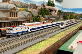 269.400 con la rama de Trenhotel de Arnold junto con el Avant 114 en N. Foto: Asier Gurrutxaga García